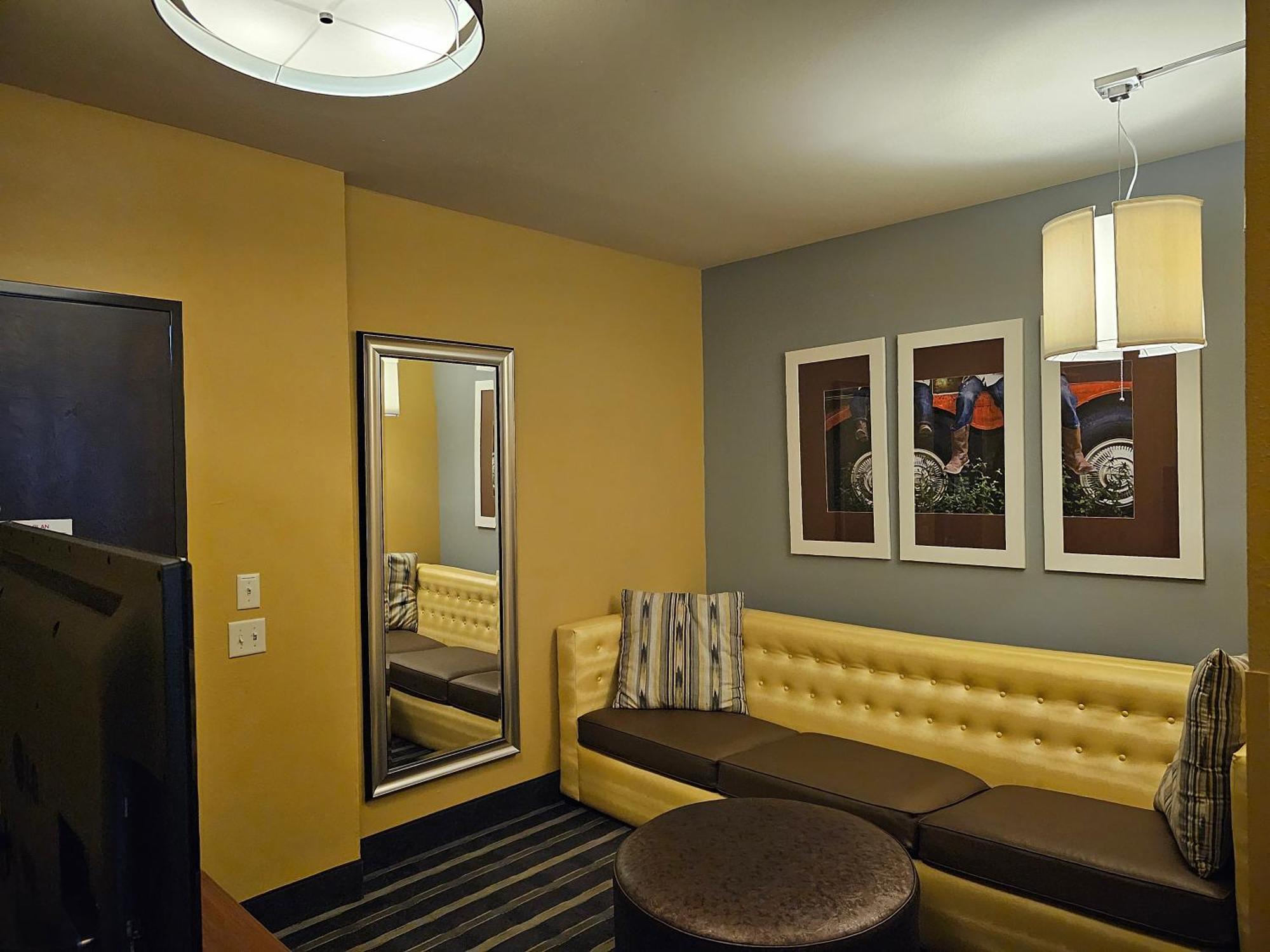 Holiday Inn Express & Suites Perry-National Fairground Area By Ihg Exterior foto
