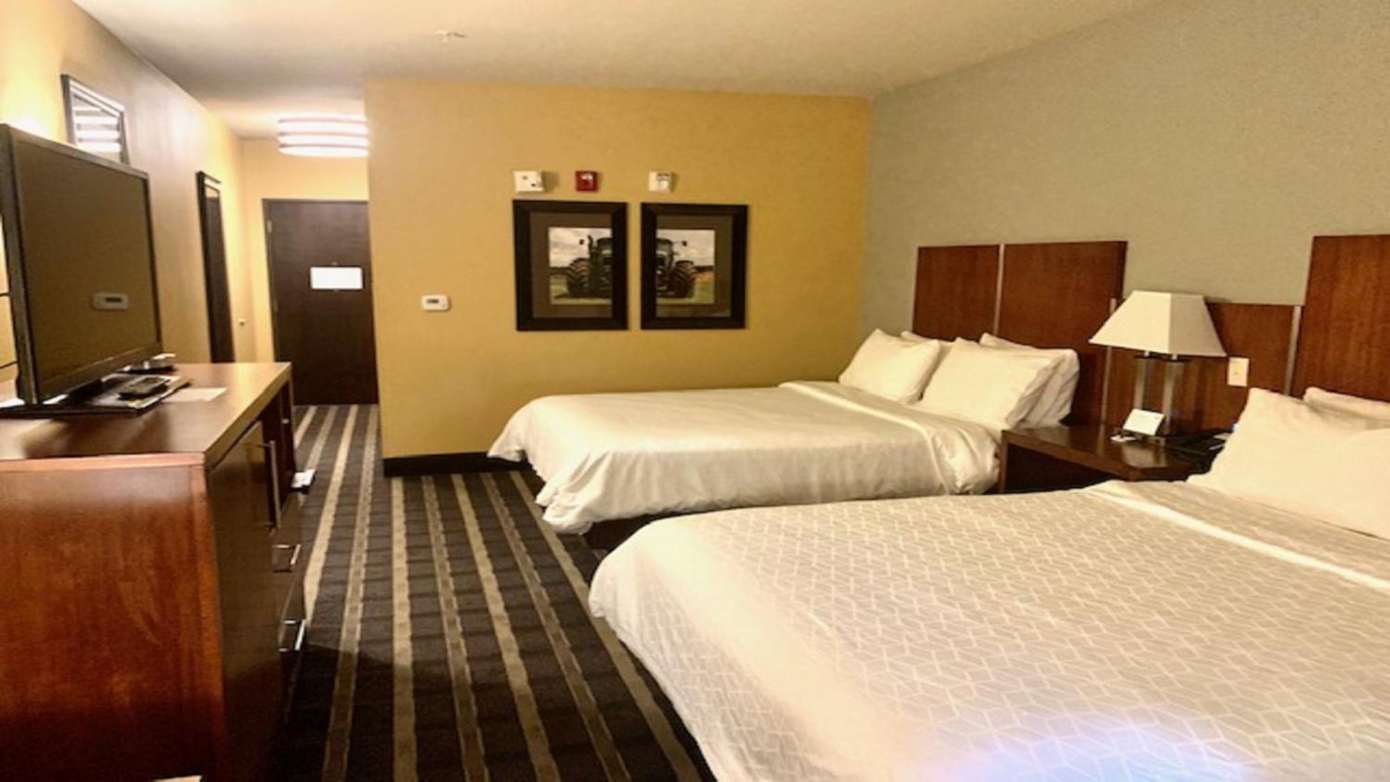 Holiday Inn Express & Suites Perry-National Fairground Area By Ihg Exterior foto