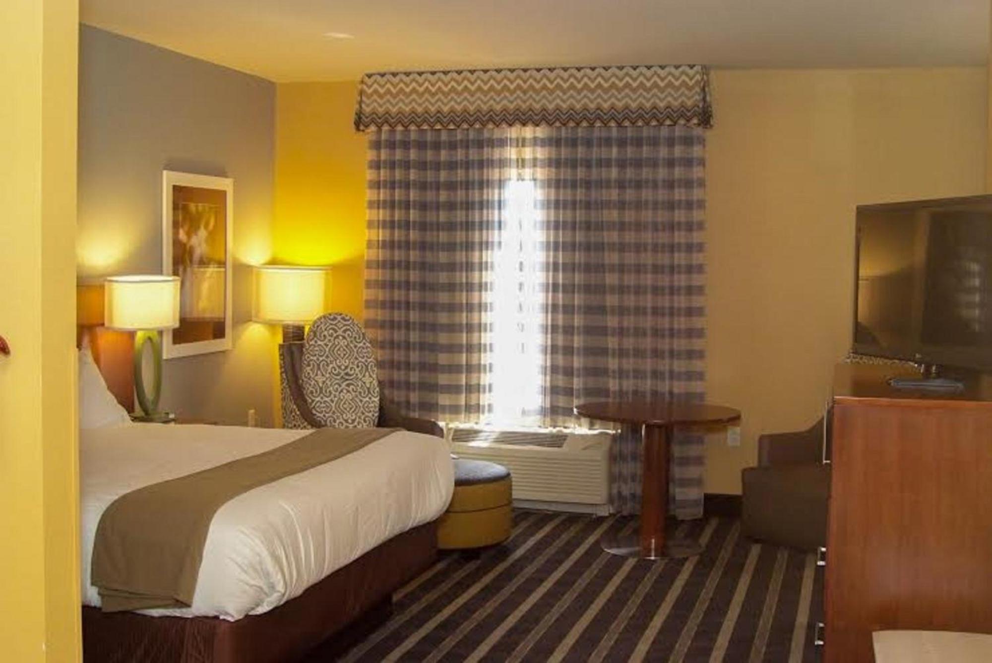 Holiday Inn Express & Suites Perry-National Fairground Area By Ihg Exterior foto