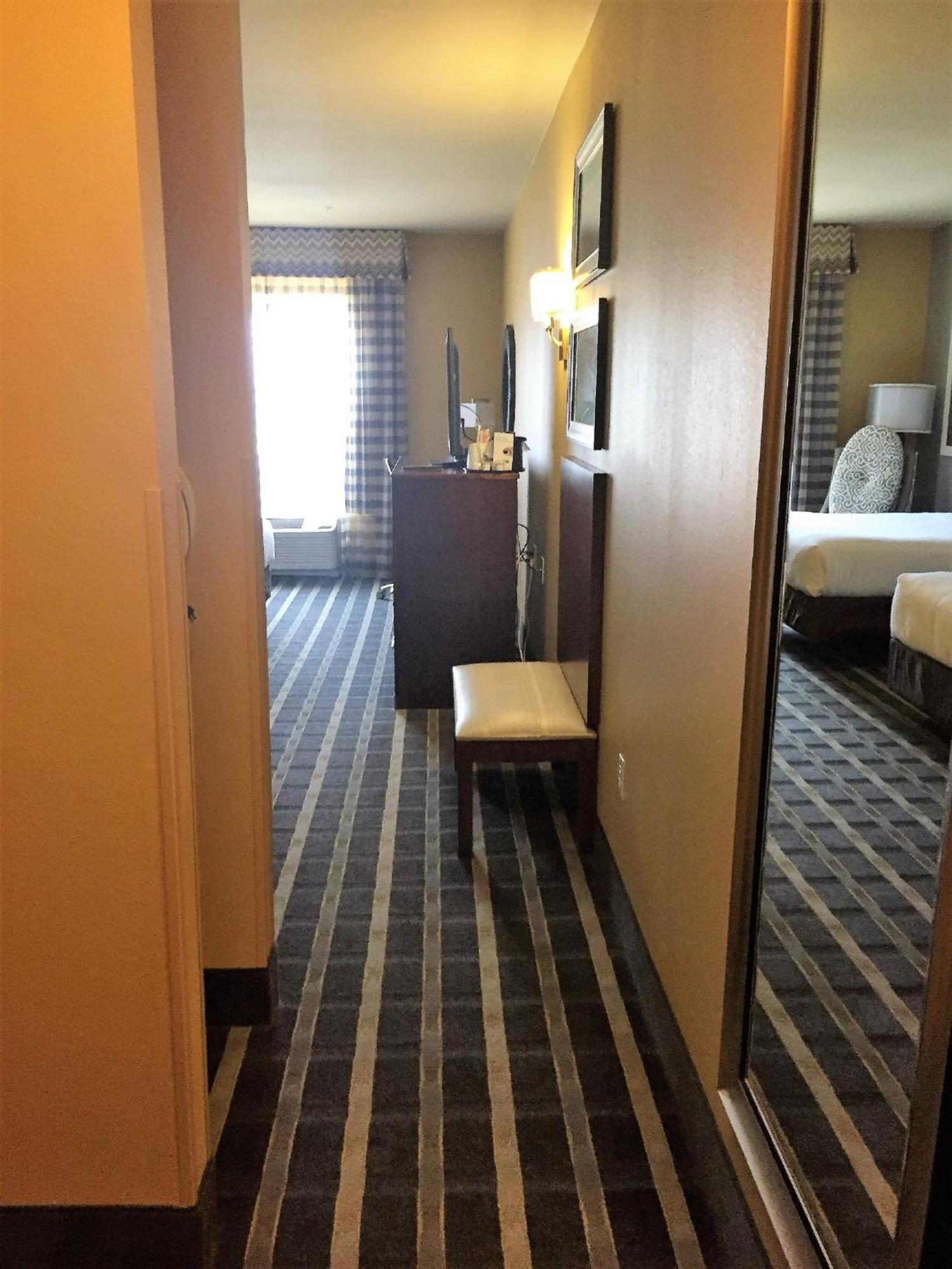 Holiday Inn Express & Suites Perry-National Fairground Area By Ihg Exterior foto